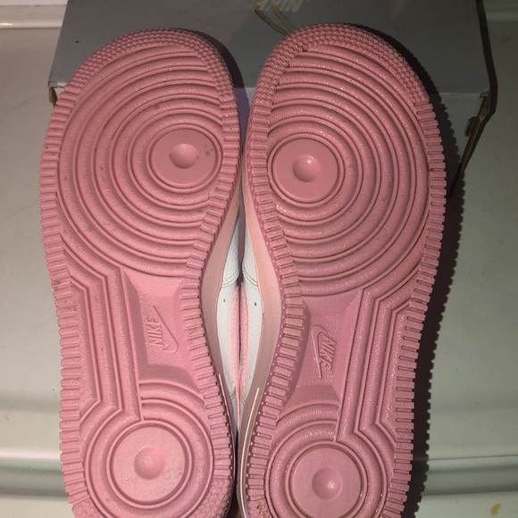 Size 7 girls pink and white clean asl Air Force 1 no scuffs no creases - Picture 7 of 9